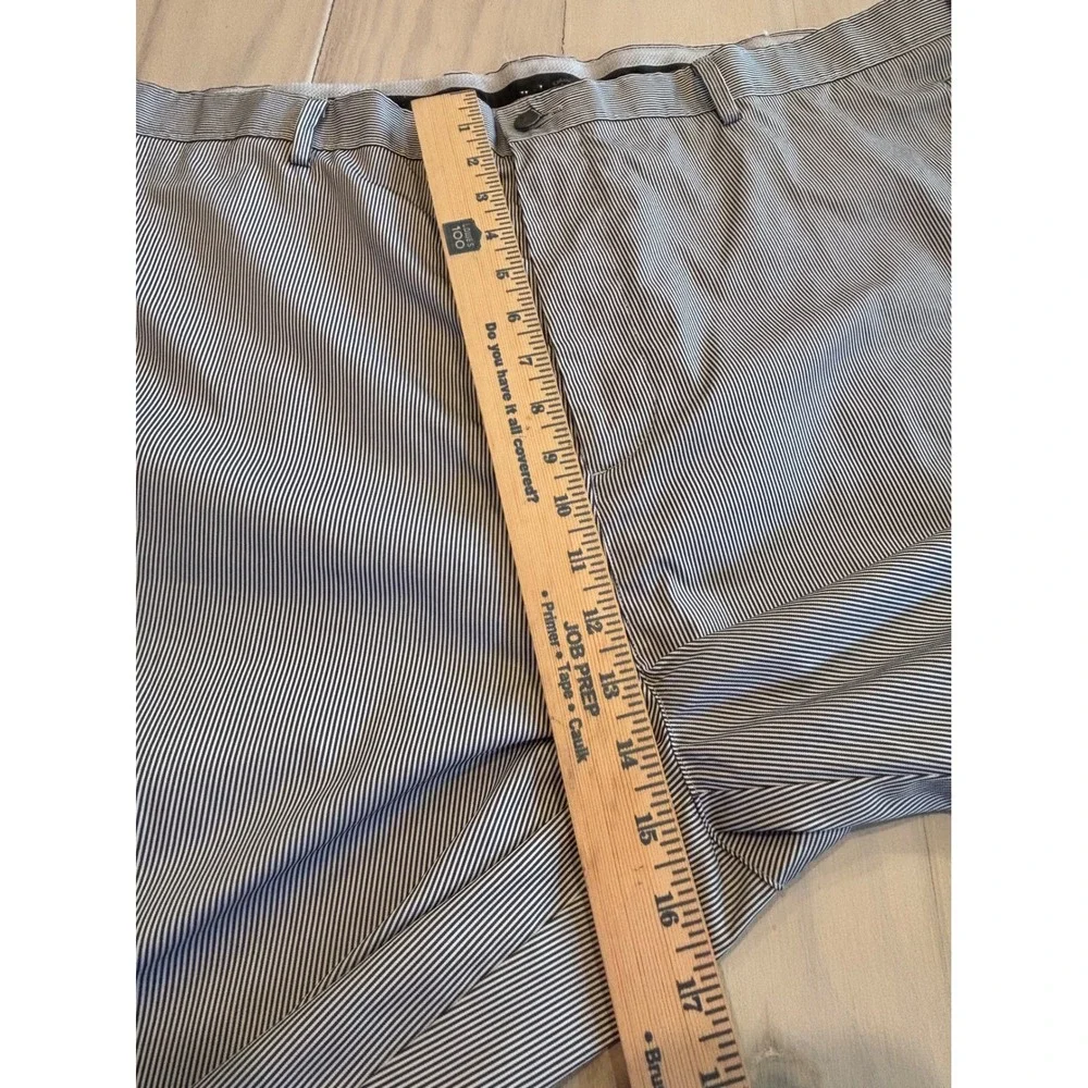 Callaway Mens Golf Shorts Blue White Striped Size 44 XXL Gripper Waistband